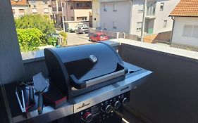 Modern 4-Star Luxury Apt - Wfh Ready, Free Parking