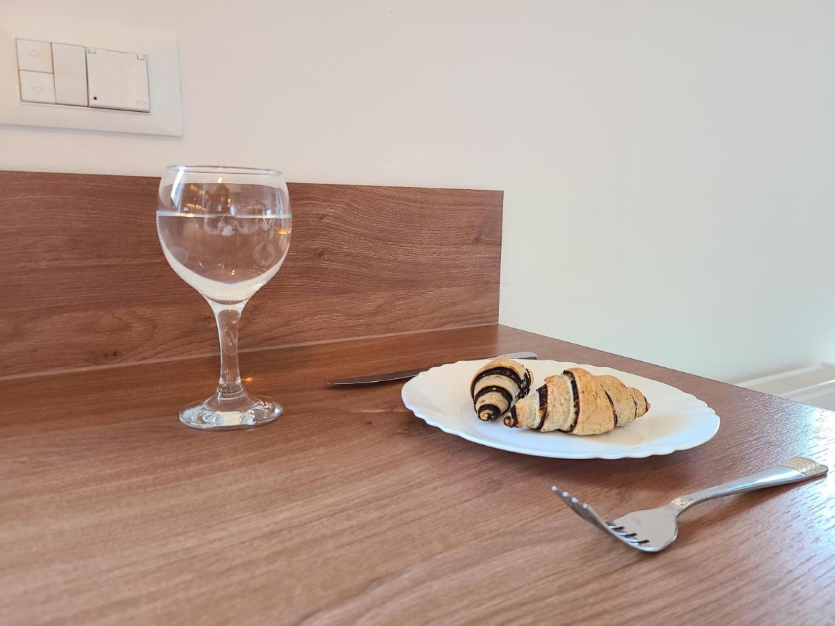 Modern 4-Star Luxury Apt - Wfh Ready, Free Parking Zagreb Exterior photo
